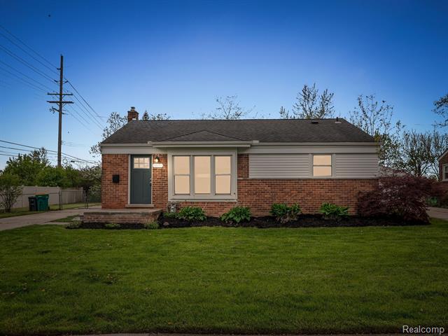 front view picture of 31431 Lamar Dr, Farmington, MI. 48336