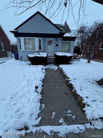 front view picture of 9979 Berwyn, Redford, MI. 48239