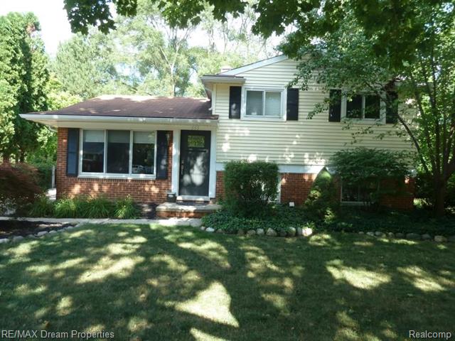 front view picture of 555 Lindsay, Plymouth, MI. 48170