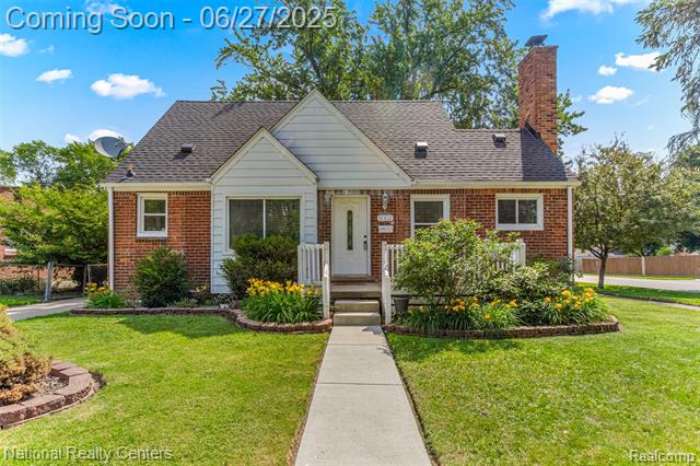 front view picture of 11312 Cardwell, Livonia, MI. 48150