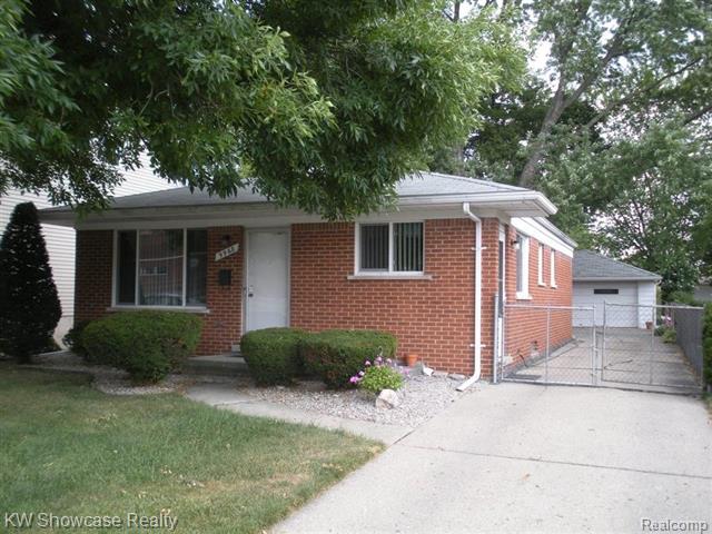 front view picture of 9968 Garfield, Redford, MI. 48239