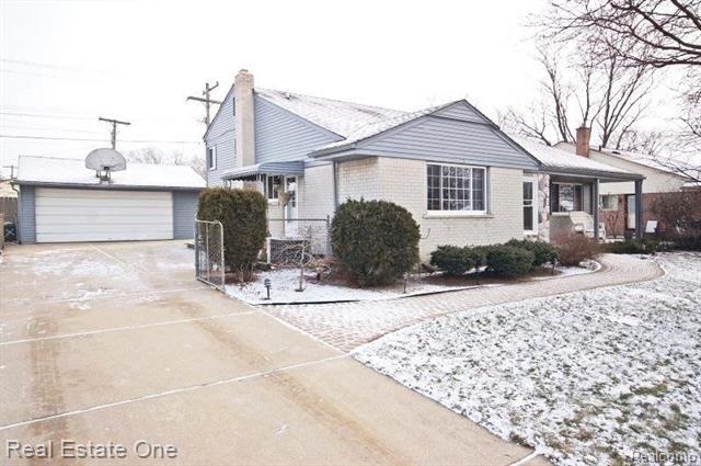 front view picture of 9024 Hubbard, Livonia, MI. 48150