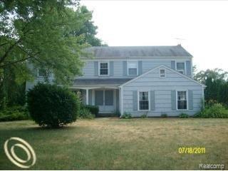 front view picture of 23496 Derby Ln, Farmington, MI. 48336