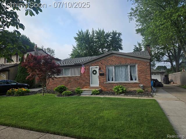 front view picture of 31789 Penn, Livonia, MI. 48150