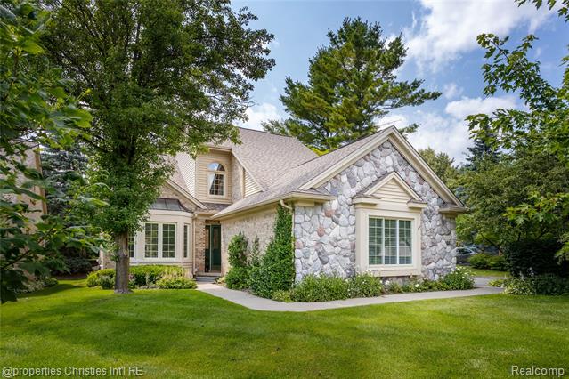 front view picture of 45330 Stonehedge Dr, Plymouth, MI. 48170