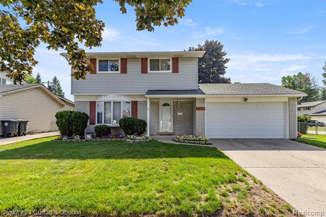 front view picture of 36657 Dowling, Livonia, MI. 48150
