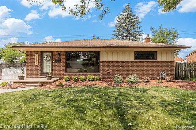 front view picture of 32722 Ohio, Livonia, MI. 48150