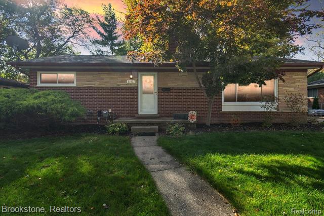 front view picture of 33577 Michele, Livonia, MI. 48150