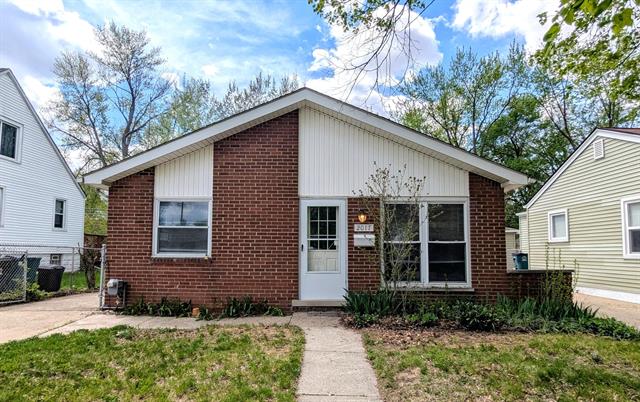 front view picture of 2017 Martin Rd, Ferndale, MI. 48220