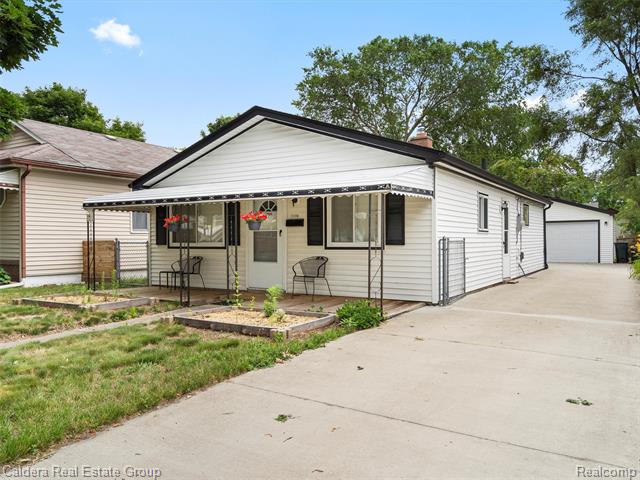 front view picture of 23116 Couzens Ave, Hazel Park, MI. 48030