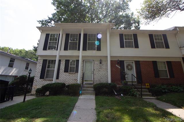 front view picture of 21591 Hidden Rivers Dr N, Southfield, MI. 48075
