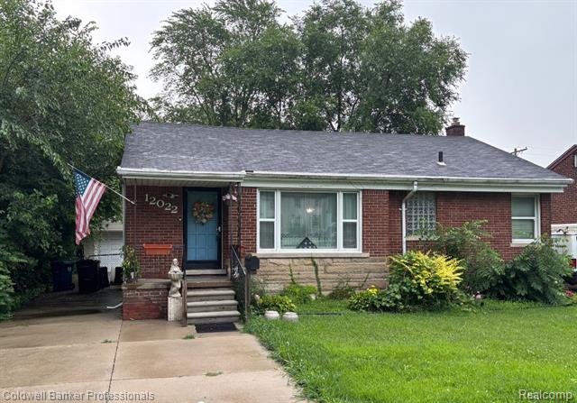 front view picture of 12022 Beech Daly, Redford, MI. 48239