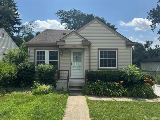 front view picture of 26035 Southwestern, Redford, MI. 48239
