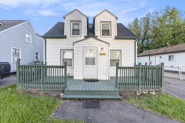 front view picture of 25949 Southwestern, Redford, MI. 48239