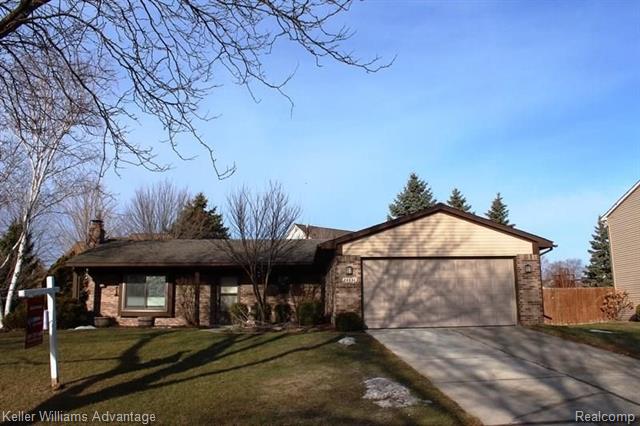 front view picture of 24331 Fairway Hills Dr, Novi, MI. 48374