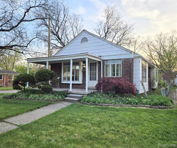 front view picture of 11301 Arnold, Redford, MI. 48239