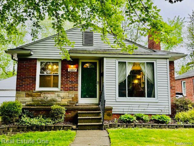 front view picture of 11427 Mercedes, Redford, MI. 48239