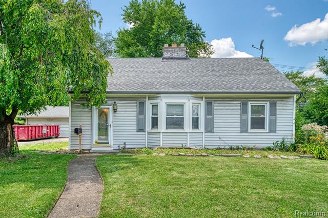 front view picture of 13523 Beech Daly, Redford, MI. 48239