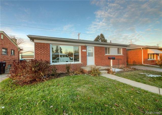 front view picture of 26730 Davison, Redford, MI. 48239