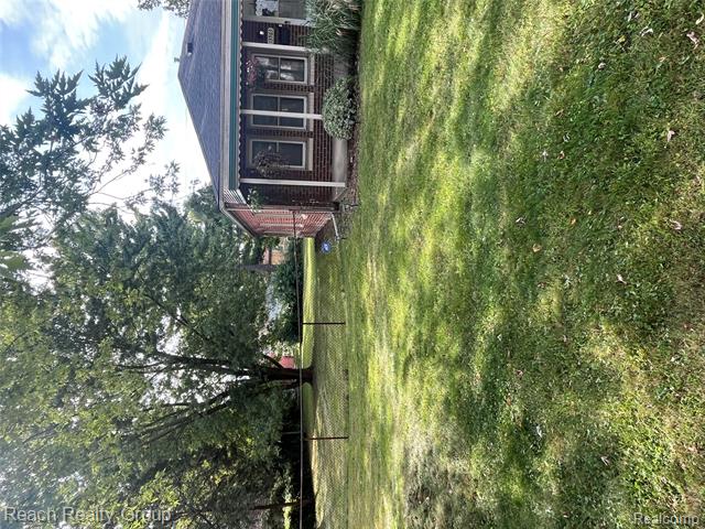 front view picture of 13563 Lenore, Redford, MI. 48239