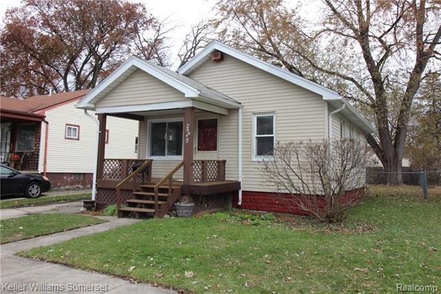 front view picture of 2040 Symes St, Ferndale, MI. 48220