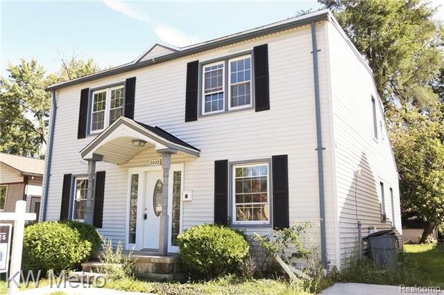 front view picture of 2032 Almont St, Ferndale, MI. 48220