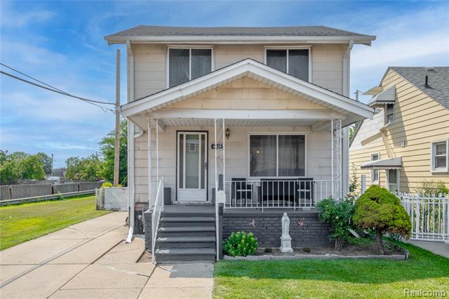front view picture of 6533 Kingsley, Dearborn, MI. 48126