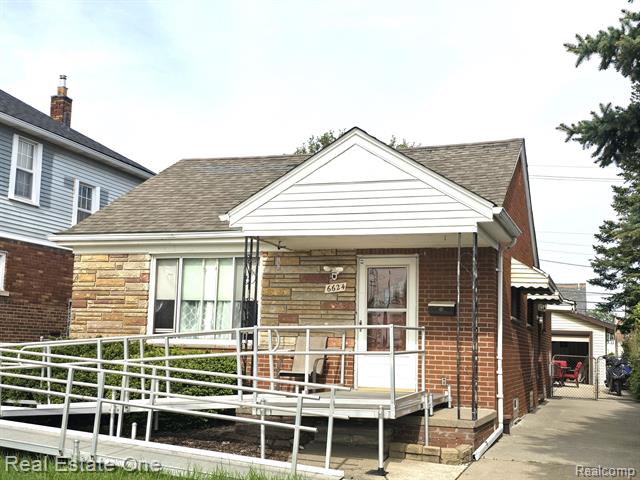 front view picture of 6624 Maple, Dearborn, MI. 48126