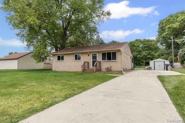 front view picture of 12115 Newburgh, Livonia, MI. 48150