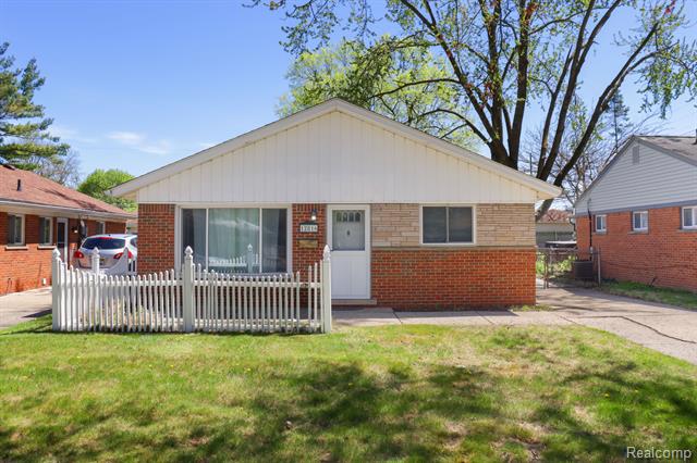 front view picture of 12816 Royal Grand, Redford, MI. 48239