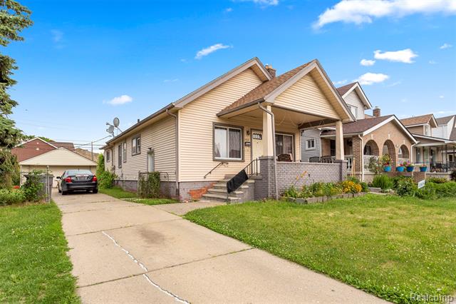front view picture of 7457 Kendal, Dearborn, MI. 48126