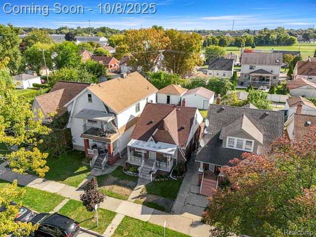 front view picture of 7702 Kendal, Dearborn, MI. 48126