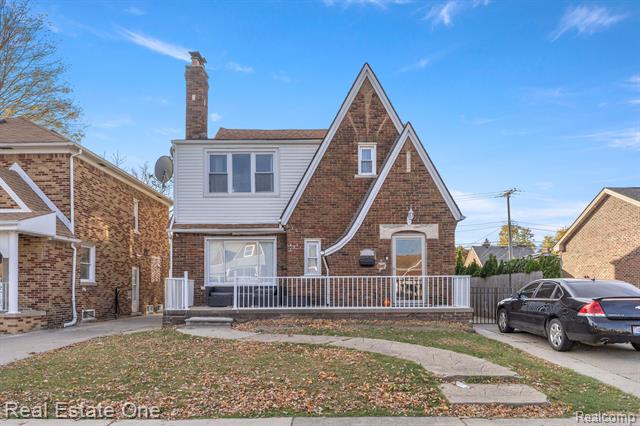 front view picture of 7625 E Morrow Cir, Dearborn, MI. 48126