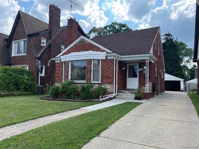 front view picture of 7653 Pinehurst, Dearborn, MI. 48126