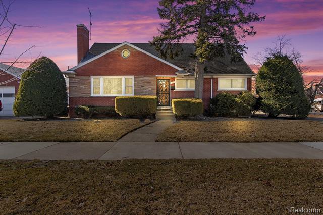 front view picture of 7929 Reuter, Dearborn, MI. 48126