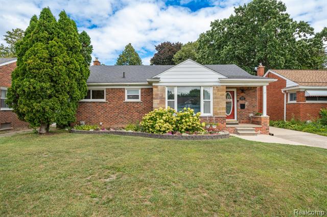 front view picture of 23550 Scotia Rd, Oak Park, MI. 48237