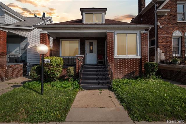 front view picture of 3435 Holbrook, Hamtramck, MI. 48212