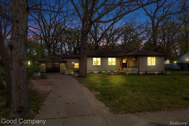 front view picture of 23550 Rensselaer St, Oak Park, MI. 48237