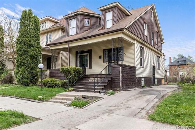 front view picture of 49 Richton, Highland Park, MI. 48203