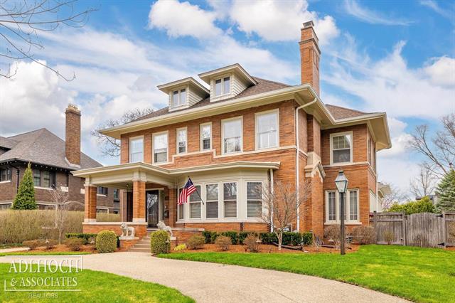 front view picture of 1020 Kensington, Grosse Pointe, MI. 48230