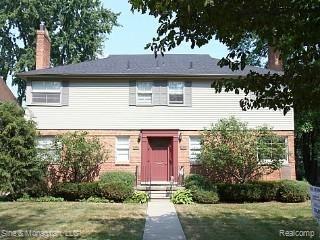 front view picture of 814 Harcourt, Grosse Pointe, MI. 48230