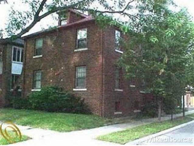front view picture of 900 Nottingham, Grosse Pointe, MI. 48230