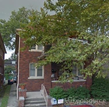 front view picture of 895 Beaconsfield, Grosse Pointe, MI. 48230