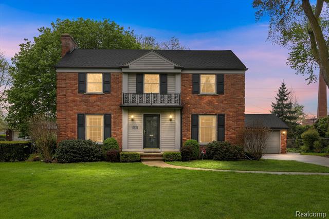 front view picture of 1133 Balfour, Grosse Pointe, MI. 48230
