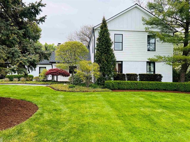 front view picture of 14 Lakeside Ct, Grosse Pointe, MI. 48230