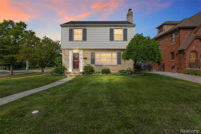 front view picture of 1405 Bedford, Grosse Pointe, MI. 48230