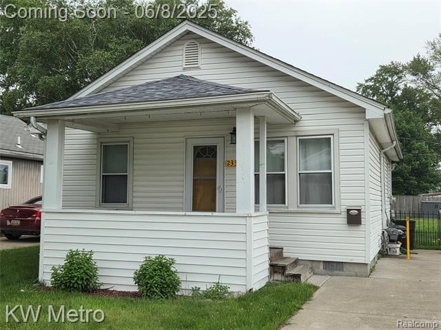 front view picture of 23328 Harding Ave, Hazel Park, MI. 48030