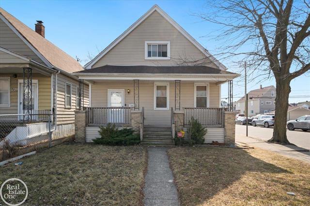 front view picture of 3304 Comstock, Hamtramck, MI. 48212