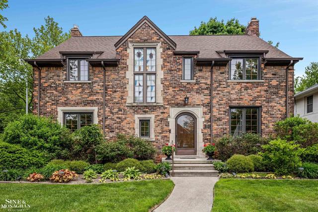front view picture of 1264 Bedford, Grosse Pointe, MI. 48230