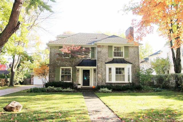 front view picture of 1038 Kensington, Grosse Pointe, MI. 48230